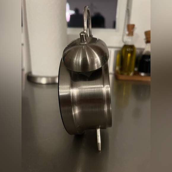 SHARP Quartz Alarm Clock - Picture 4 of 4